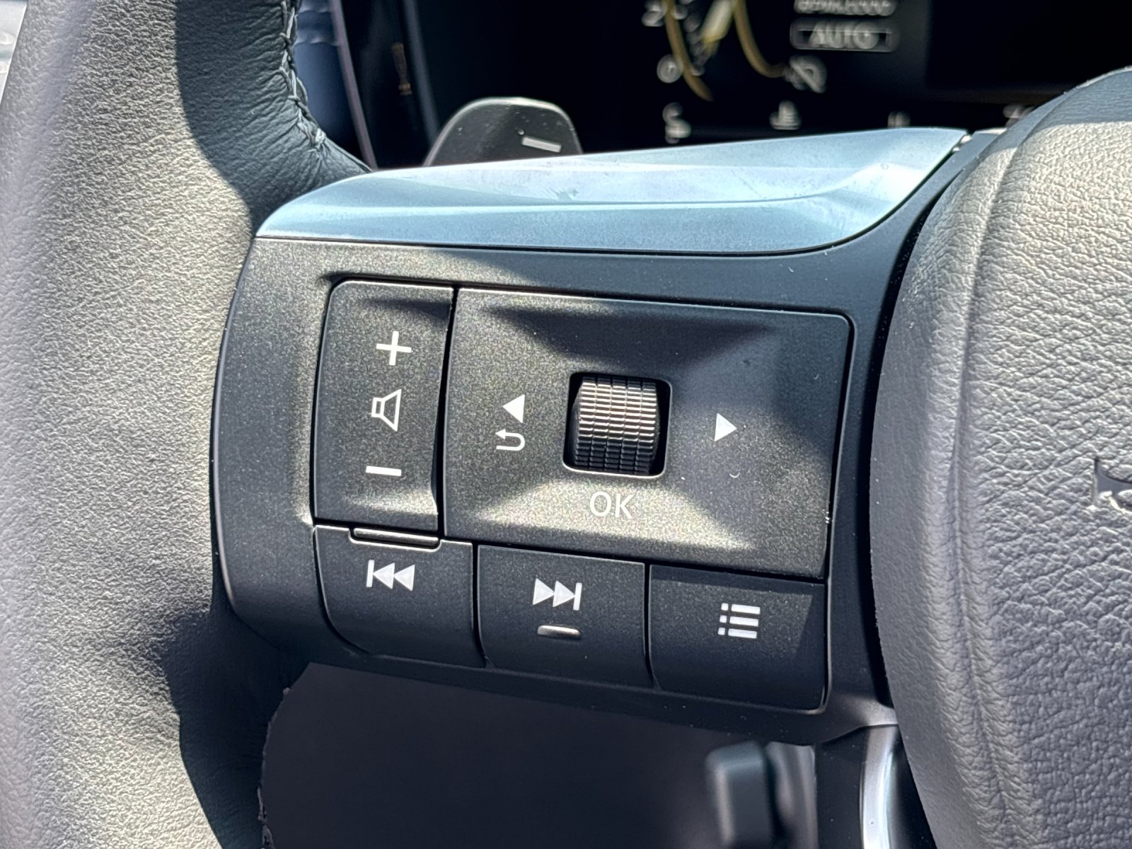 New 2026 HARBOR GRAY INFINITI Sport AWD image 19