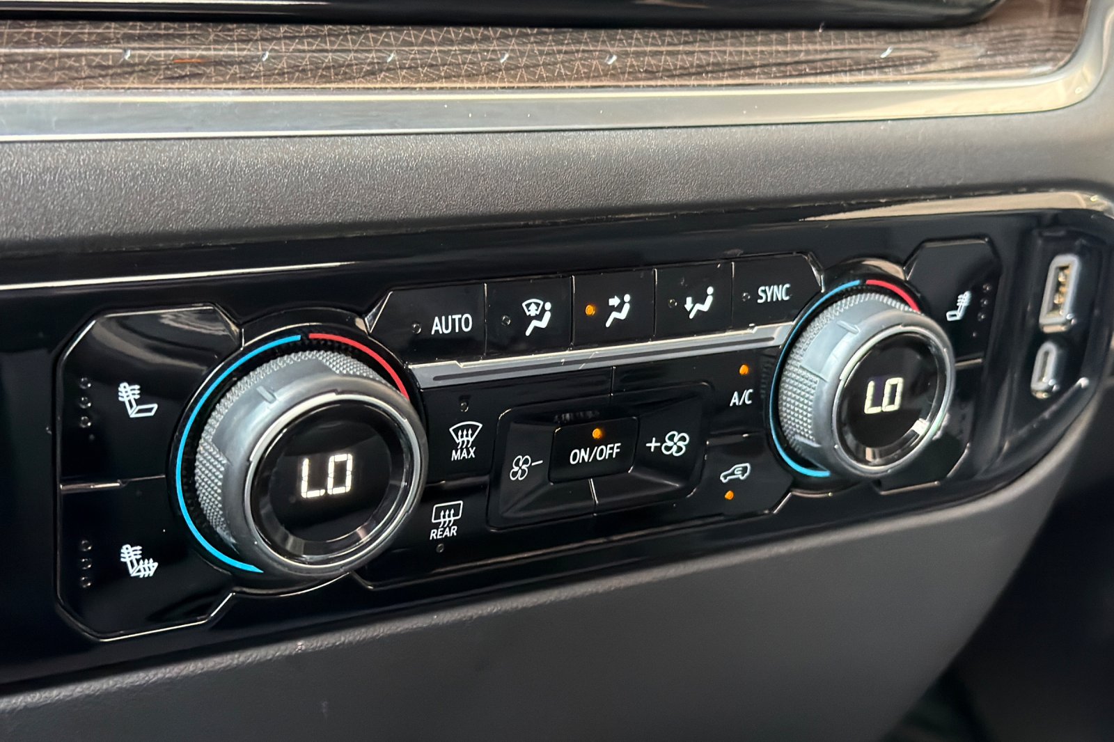 Used 2025 Cypress Gray Chevrolet LT LT1 image 18