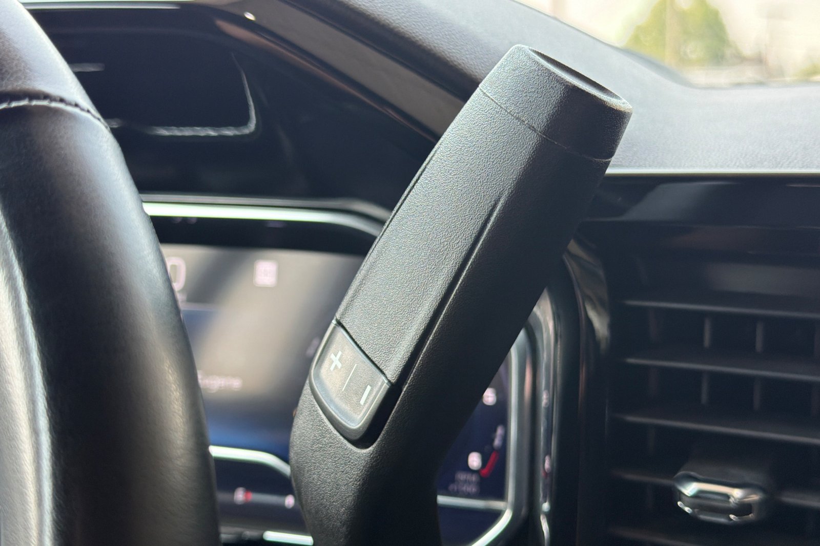 Used 2025 Cypress Gray Chevrolet LT LT1 image 19