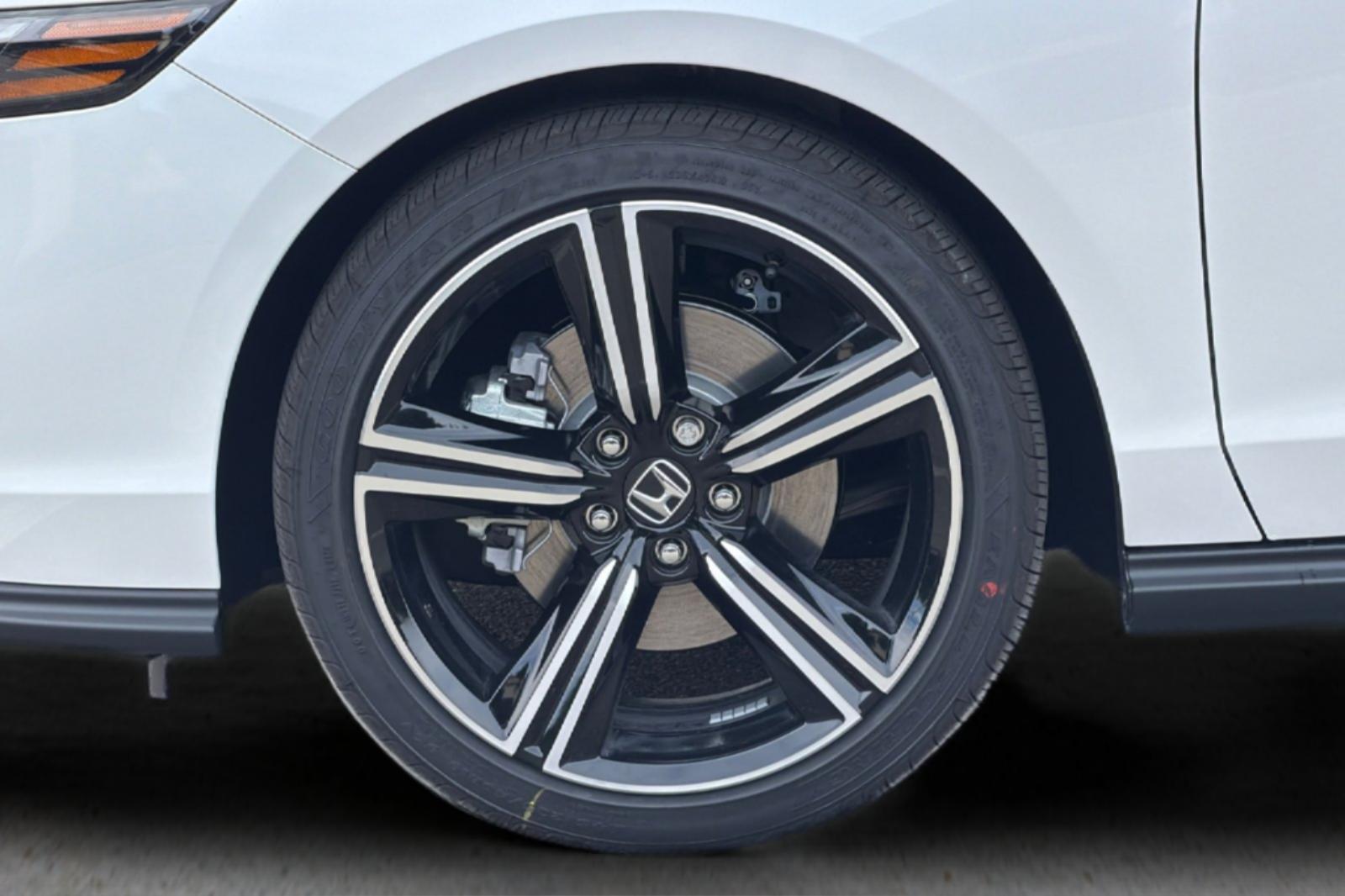 New 2026 Platinum White Pearl Honda Sport image 31