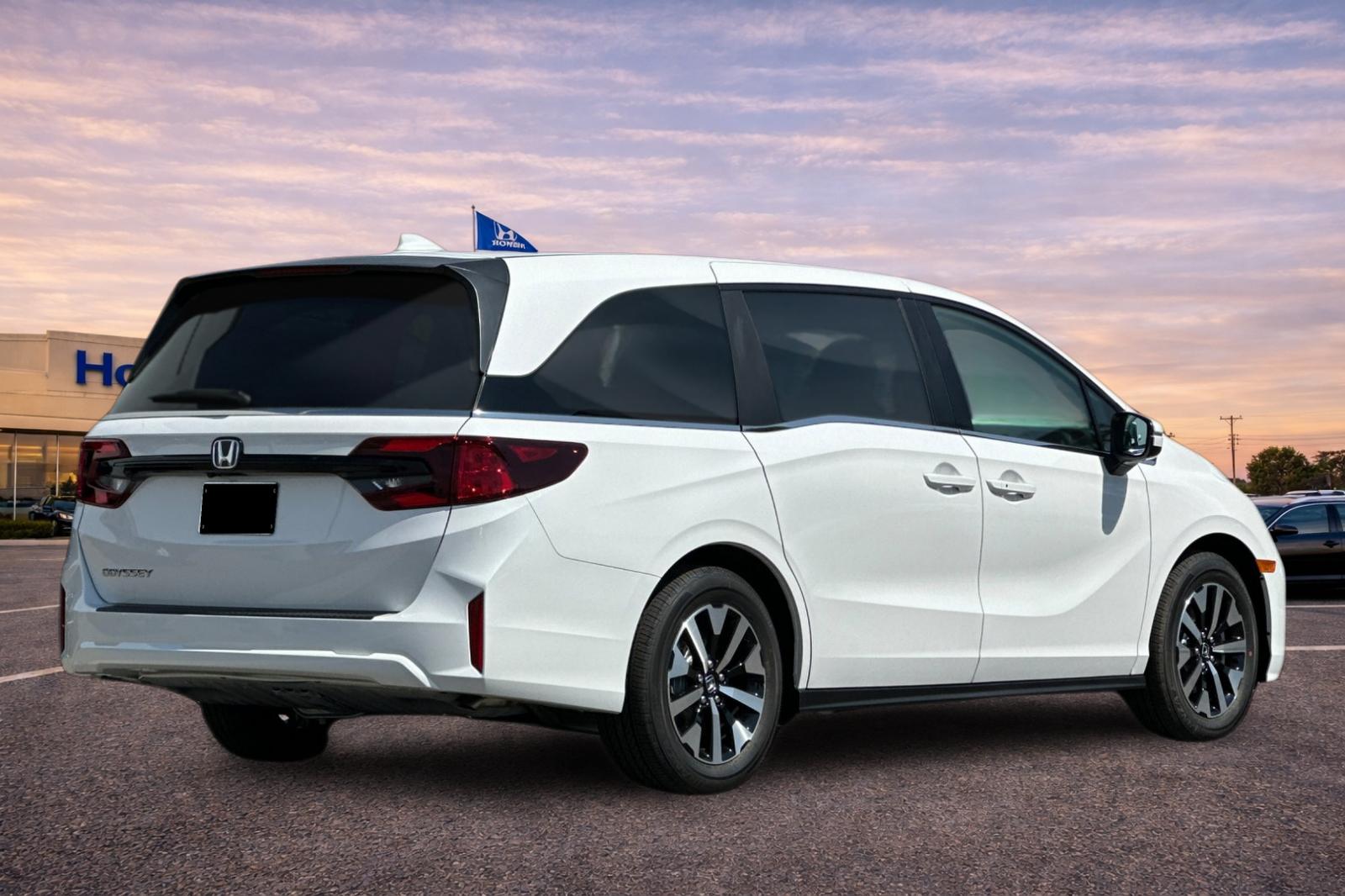 New 2026 Platinum White Pearl Honda EX-L image 4