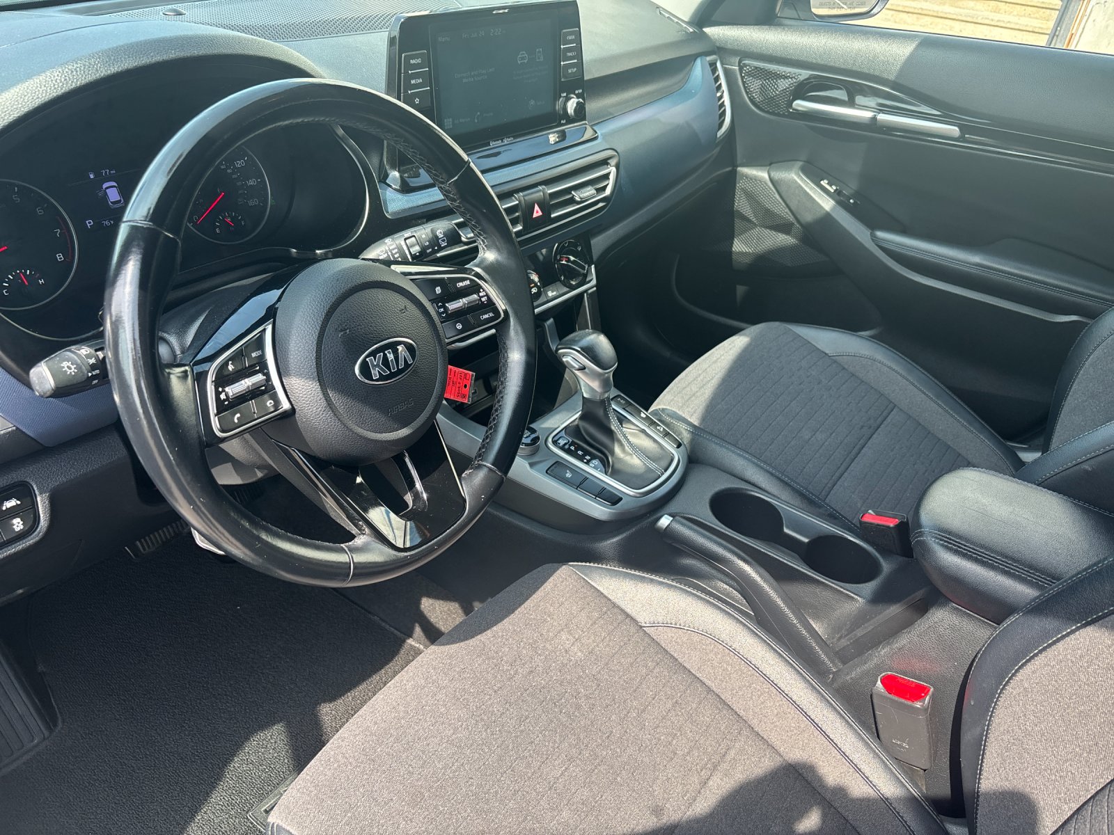 Used 2021 Snow White Pearl Kia S image 11