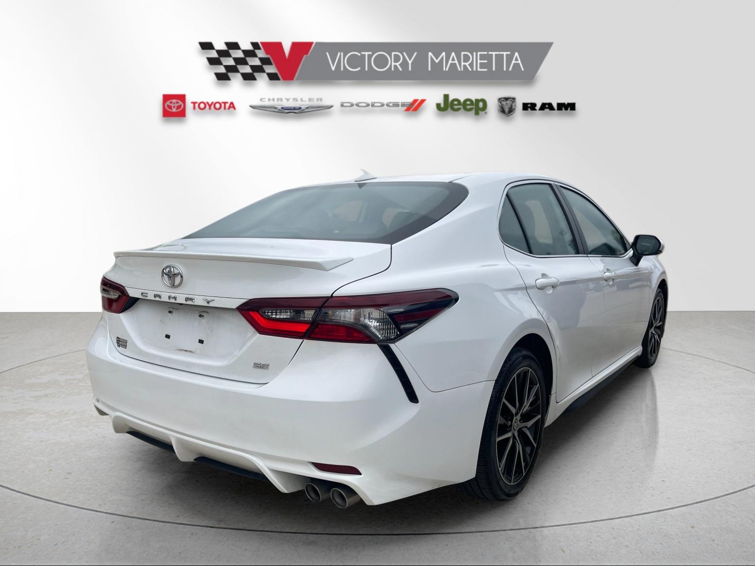 Used 2023 White Toyota SE image 5