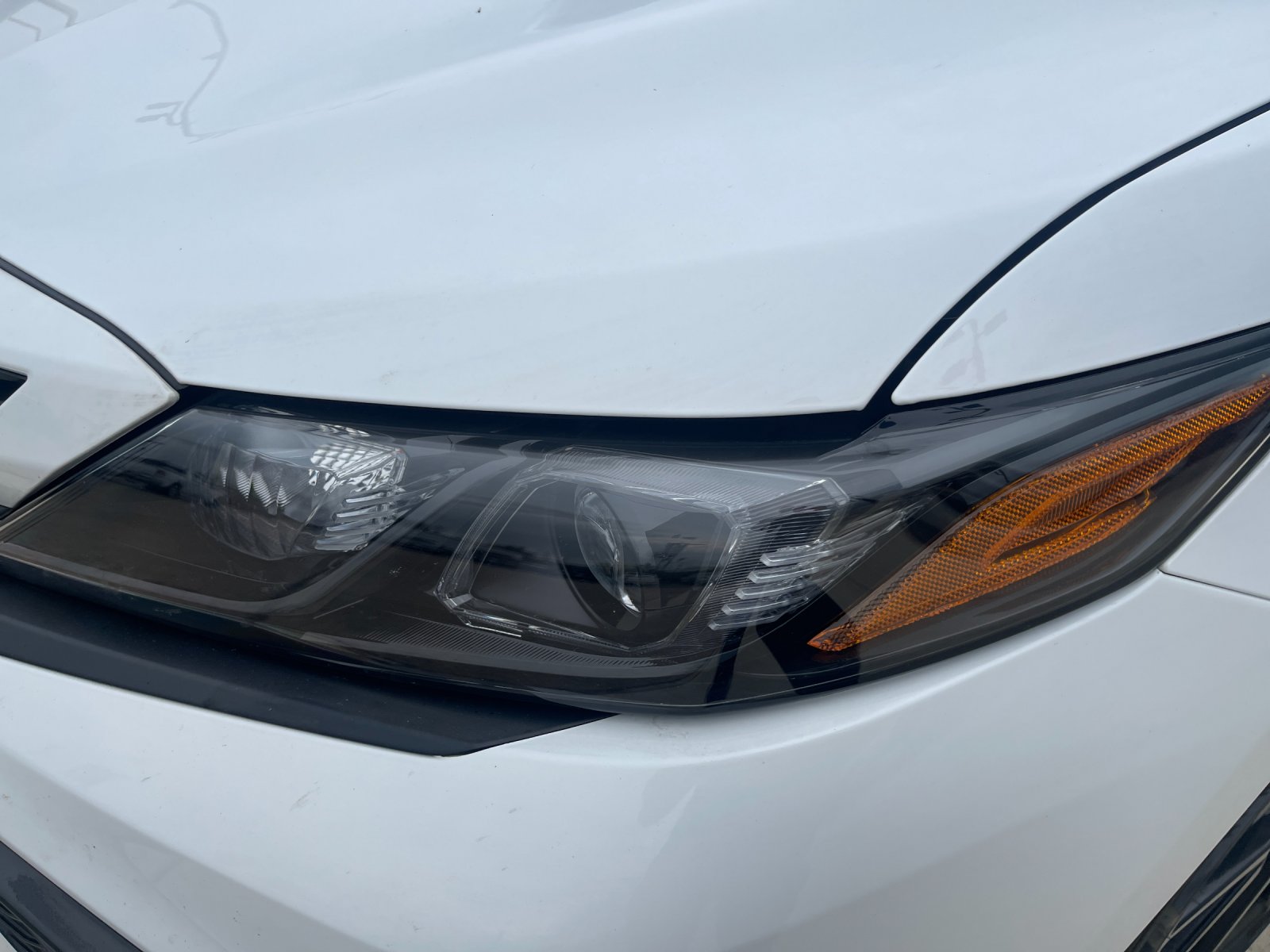 Used 2023 White Toyota SE image 9