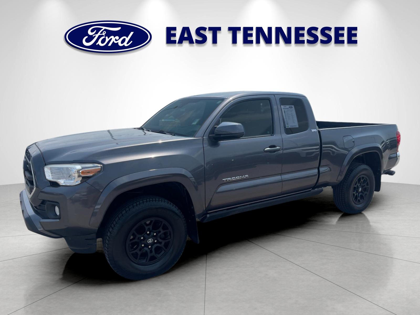 Used 2019 Gray Toyota SR5 image 7