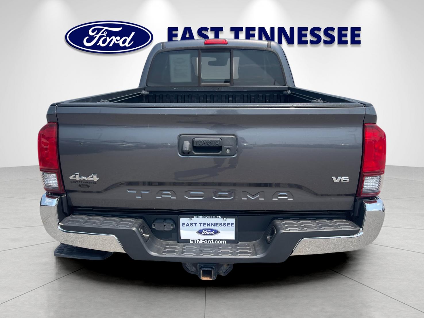 Used 2019 Gray Toyota SR5 image 4