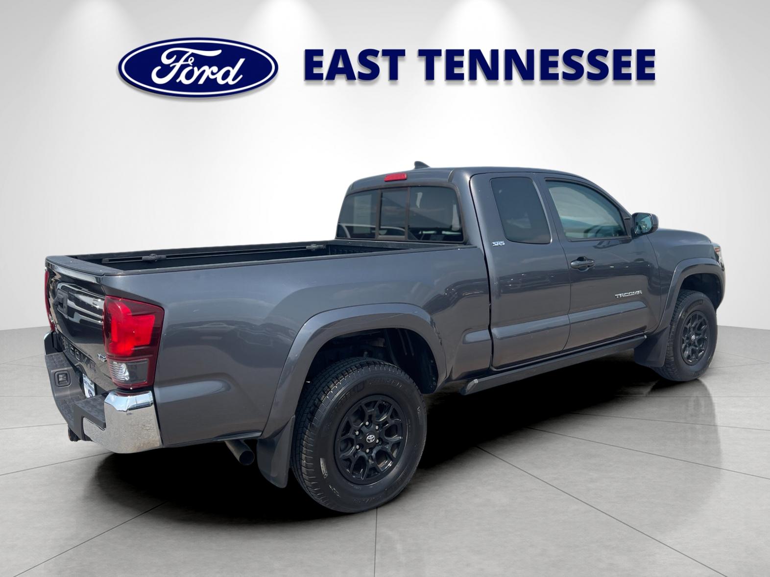 Used 2019 Gray Toyota SR5 image 3