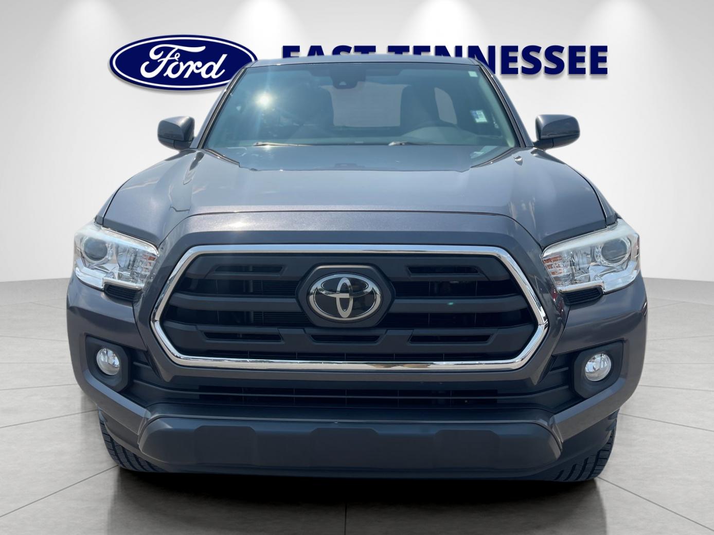 Used 2019 Gray Toyota SR5 image 9