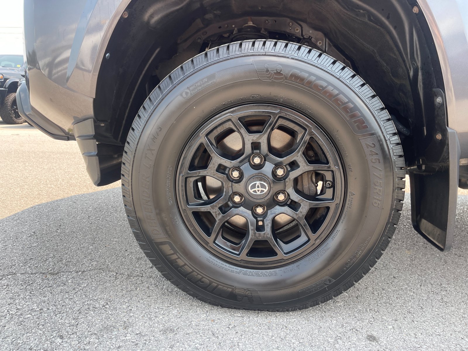 Used 2019 Gray Toyota SR5 image 29