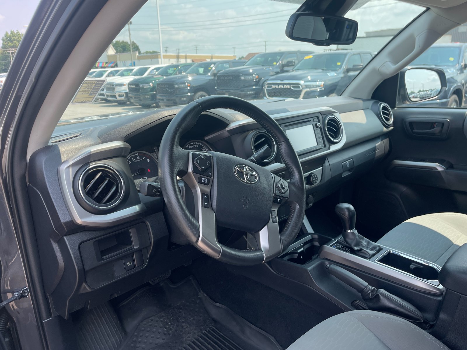 Used 2019 Gray Toyota SR5 image 11