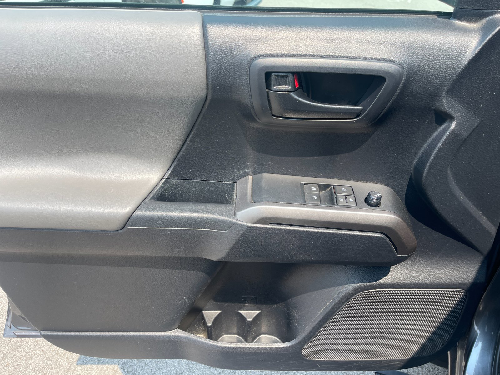 Used 2019 Gray Toyota SR5 image 12