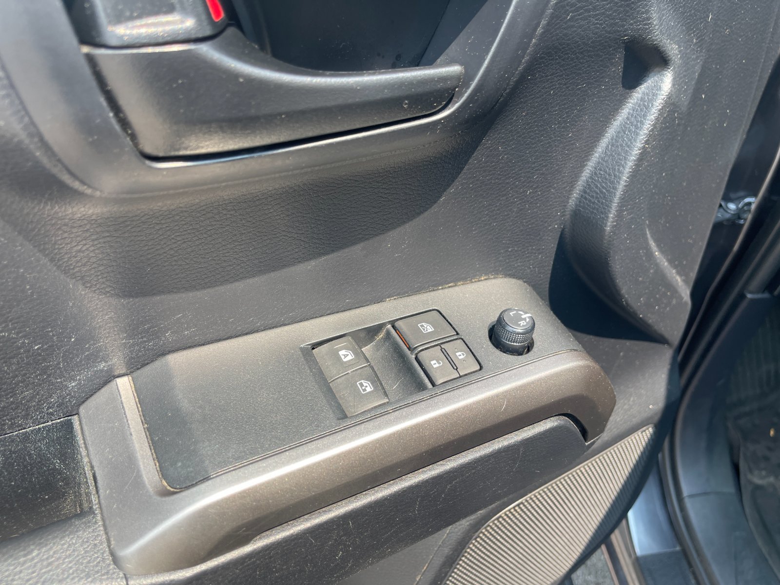 Used 2019 Gray Toyota SR5 image 13