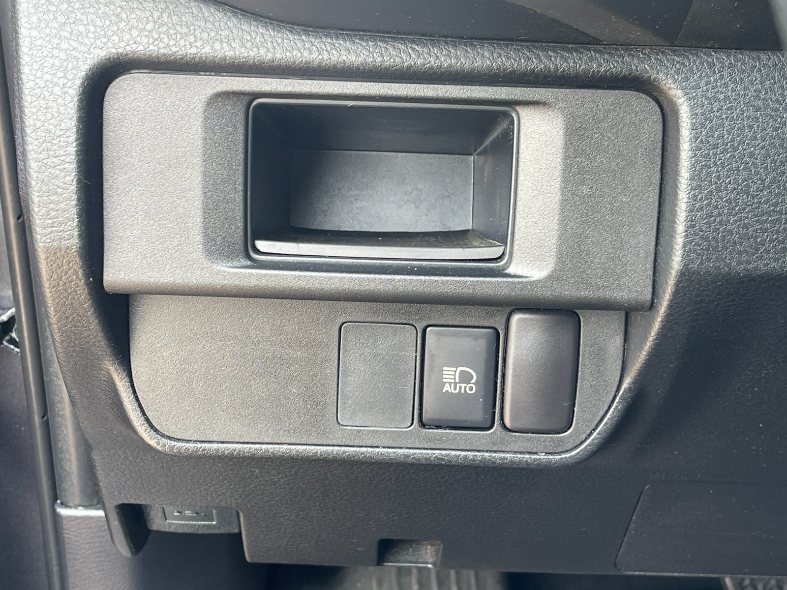 Used 2019 Gray Toyota SR5 image 28