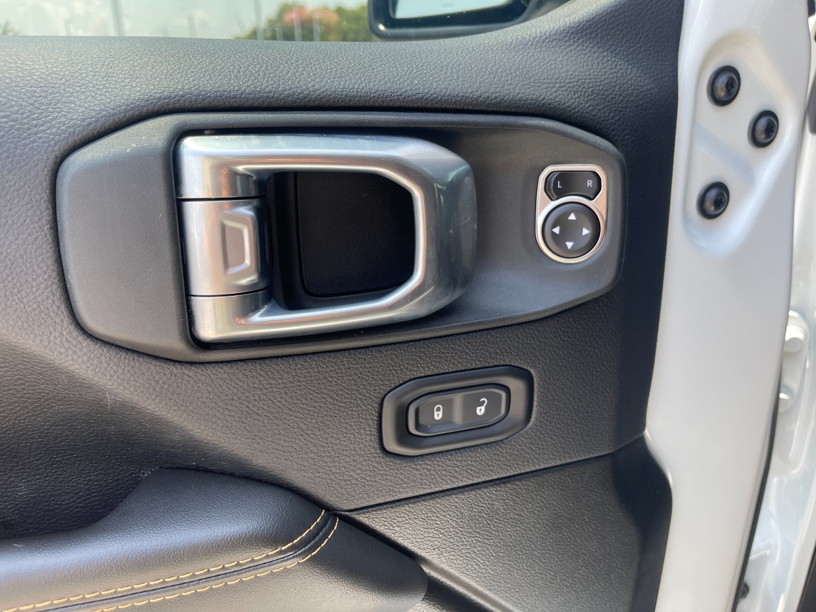 Used 2024 White Jeep Rubicon 392 image 13