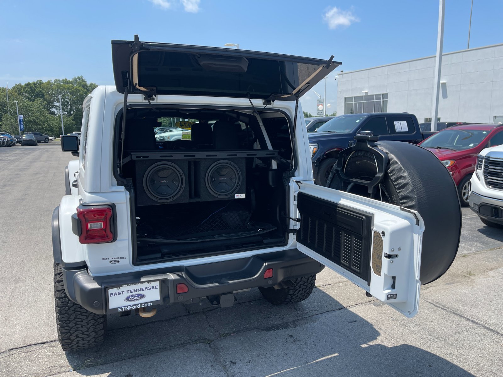 Used 2024 White Jeep Rubicon 392 image 17