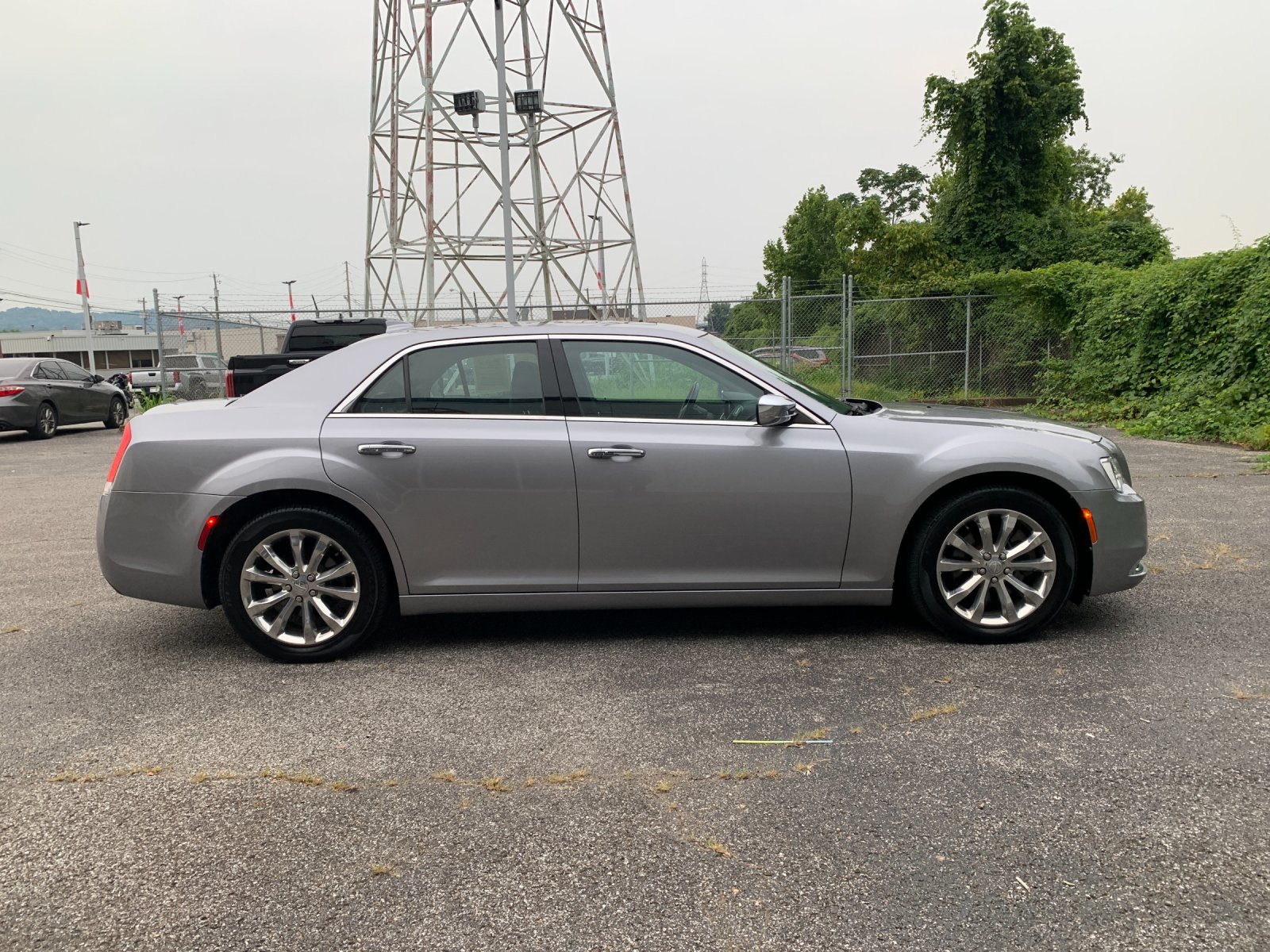Used 2017 Silver Chrysler C image 6