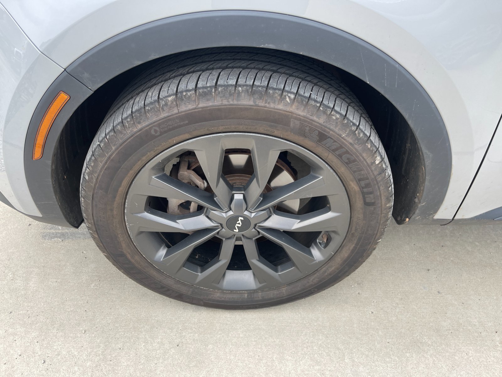 Used 2022 Gray Kia X-Line EX image 8