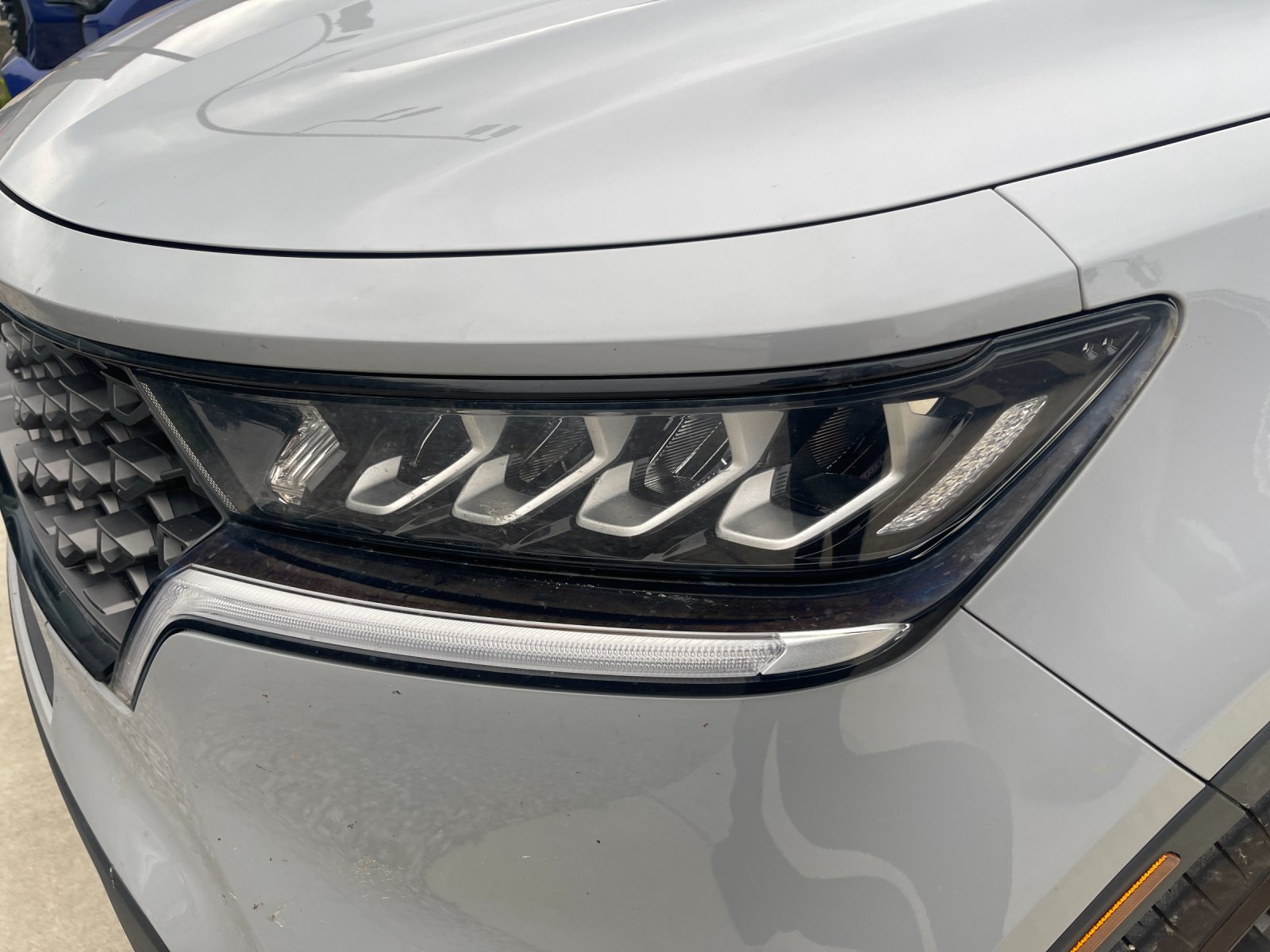 Used 2022 Gray Kia X-Line EX image 9