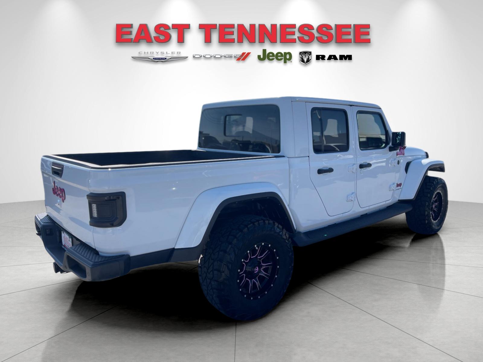 Used 2024 White Jeep Sport S image 3