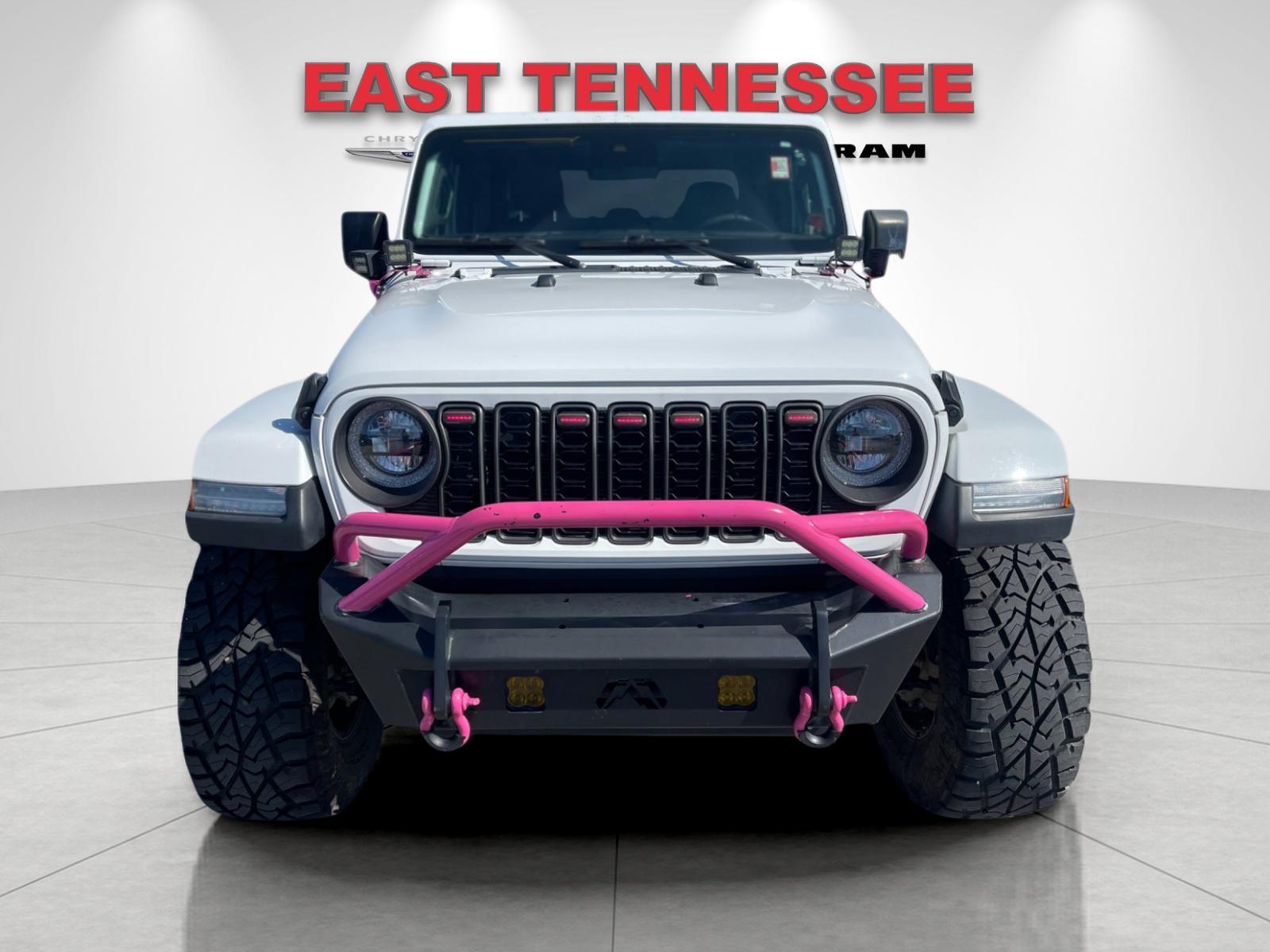 Used 2024 White Jeep Sport S image 9