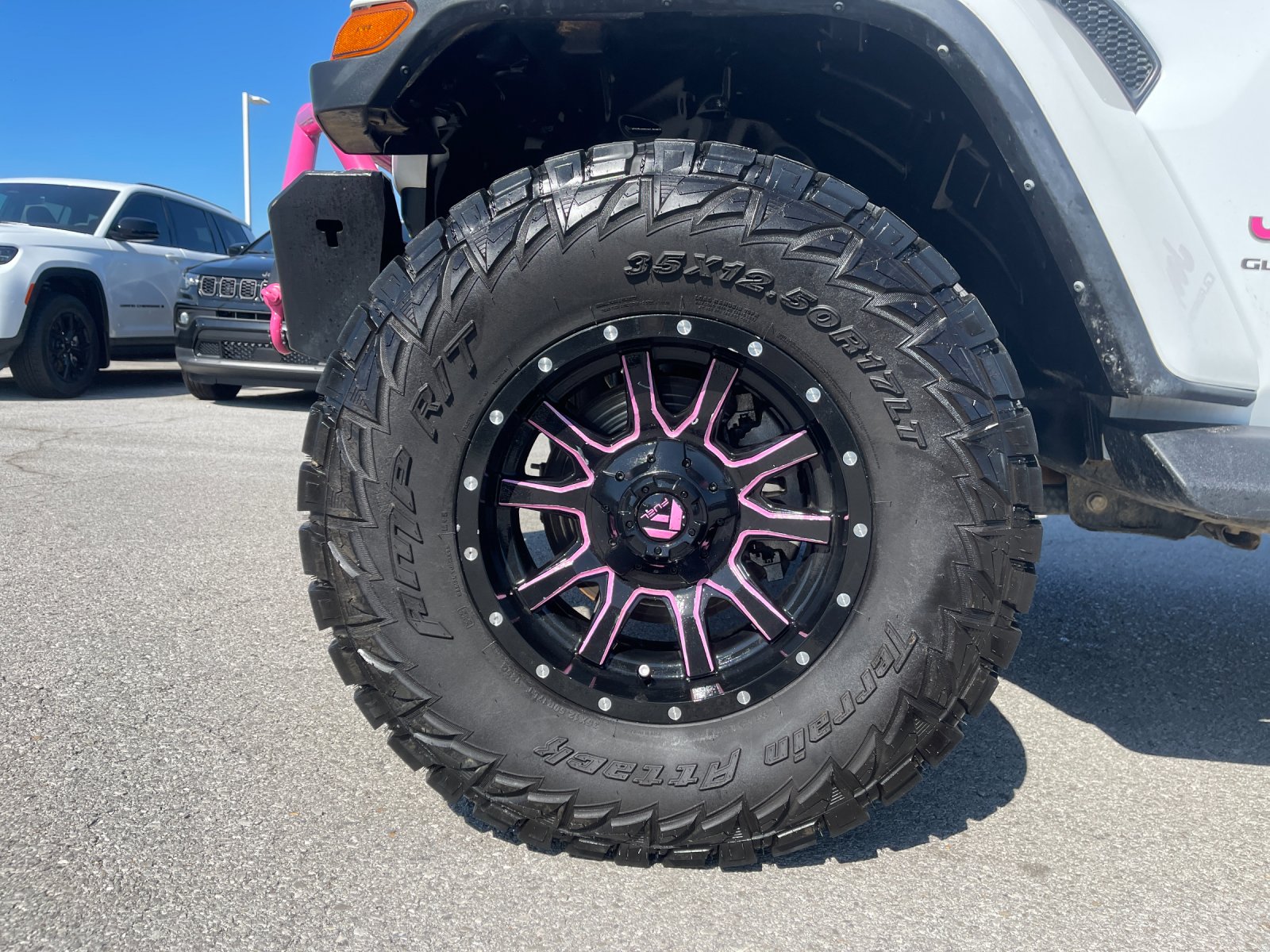 Used 2024 White Jeep Sport S image 30