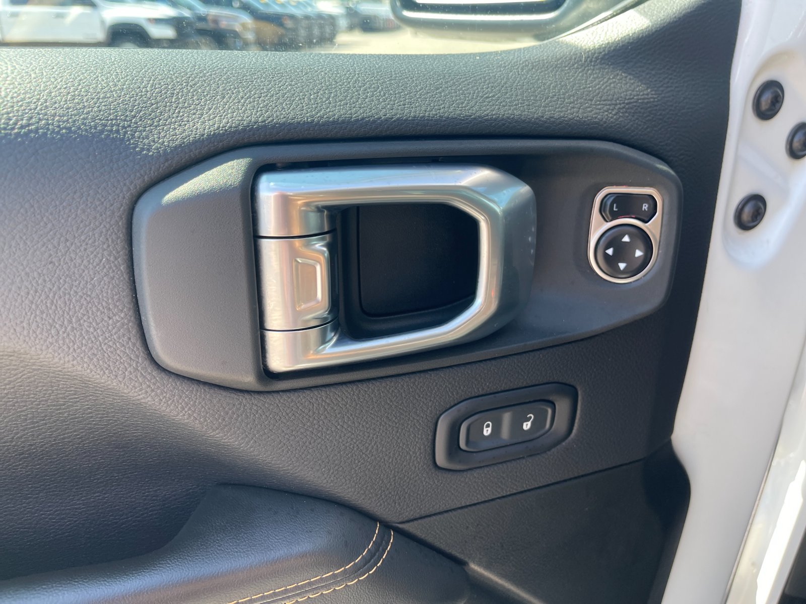 Used 2024 White Jeep Sport S image 13