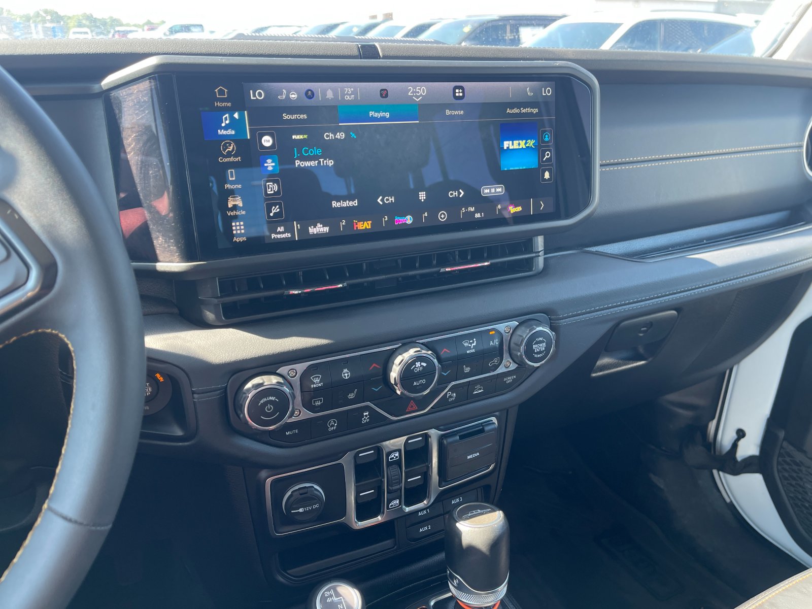 Used 2024 White Jeep Sport S image 19
