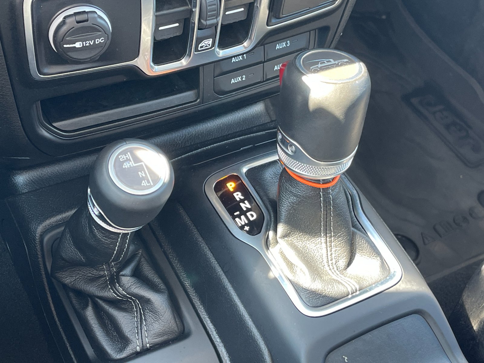 Used 2024 White Jeep Sport S image 22