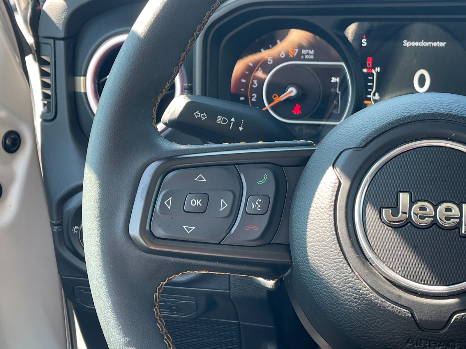 Used 2024 White Jeep Sport S image 25