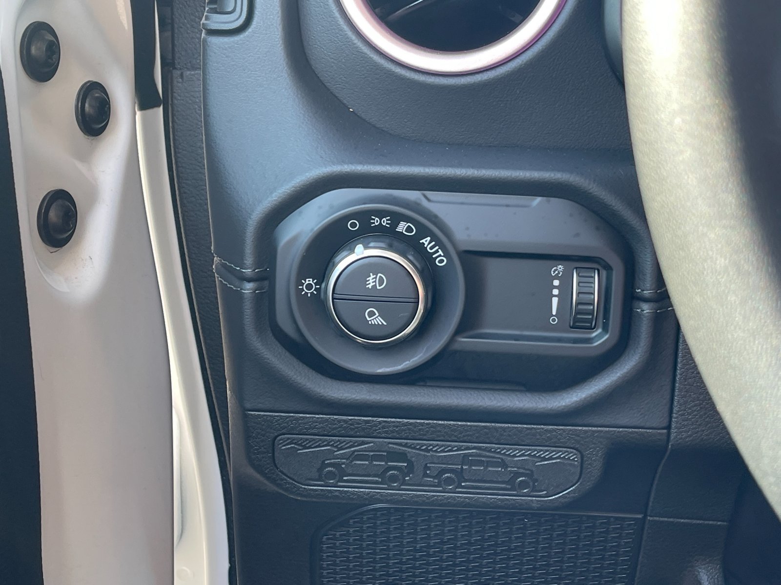 Used 2024 White Jeep Sport S image 29