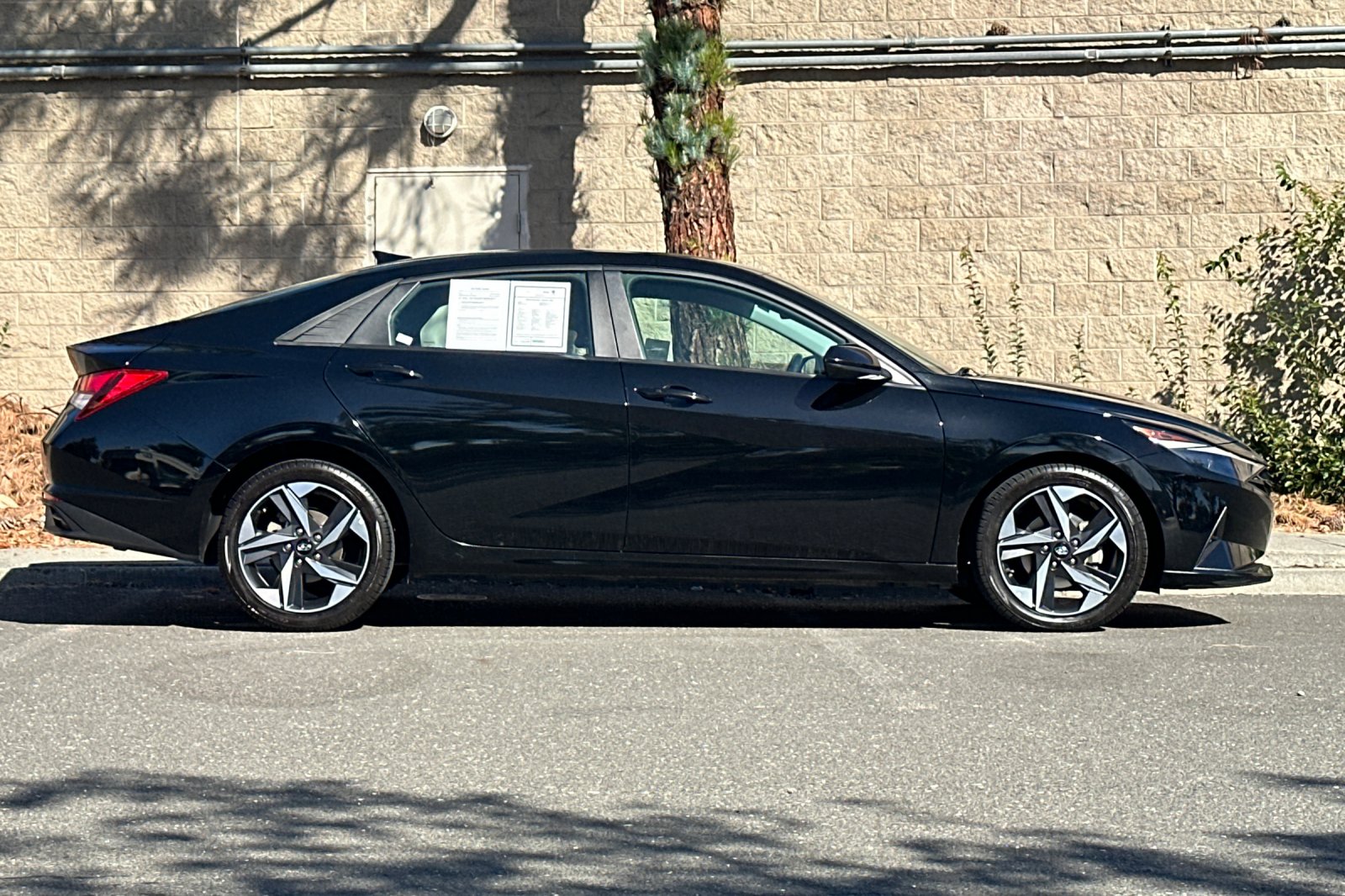 Used 2023 Hyundai Elantra SEL with VIN KMHLS4AG7PU411064 for sale in Newark, CA
