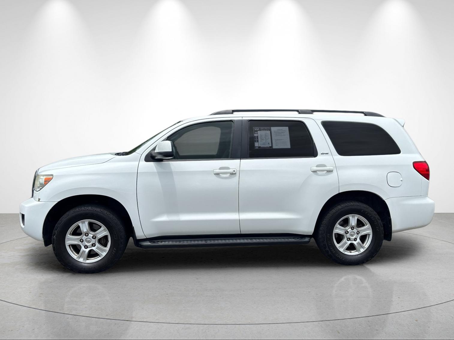 Used 2016 Super White Toyota SR5 image 2
