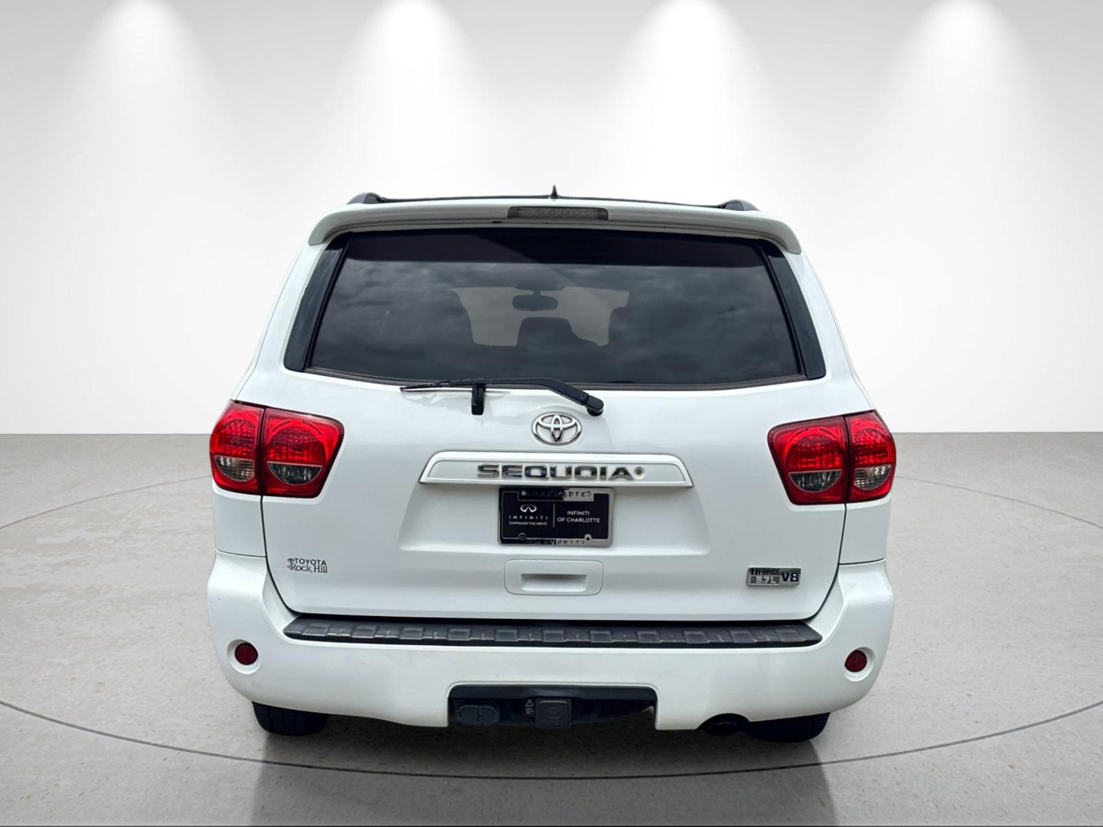 Used 2016 Super White Toyota SR5 image 4