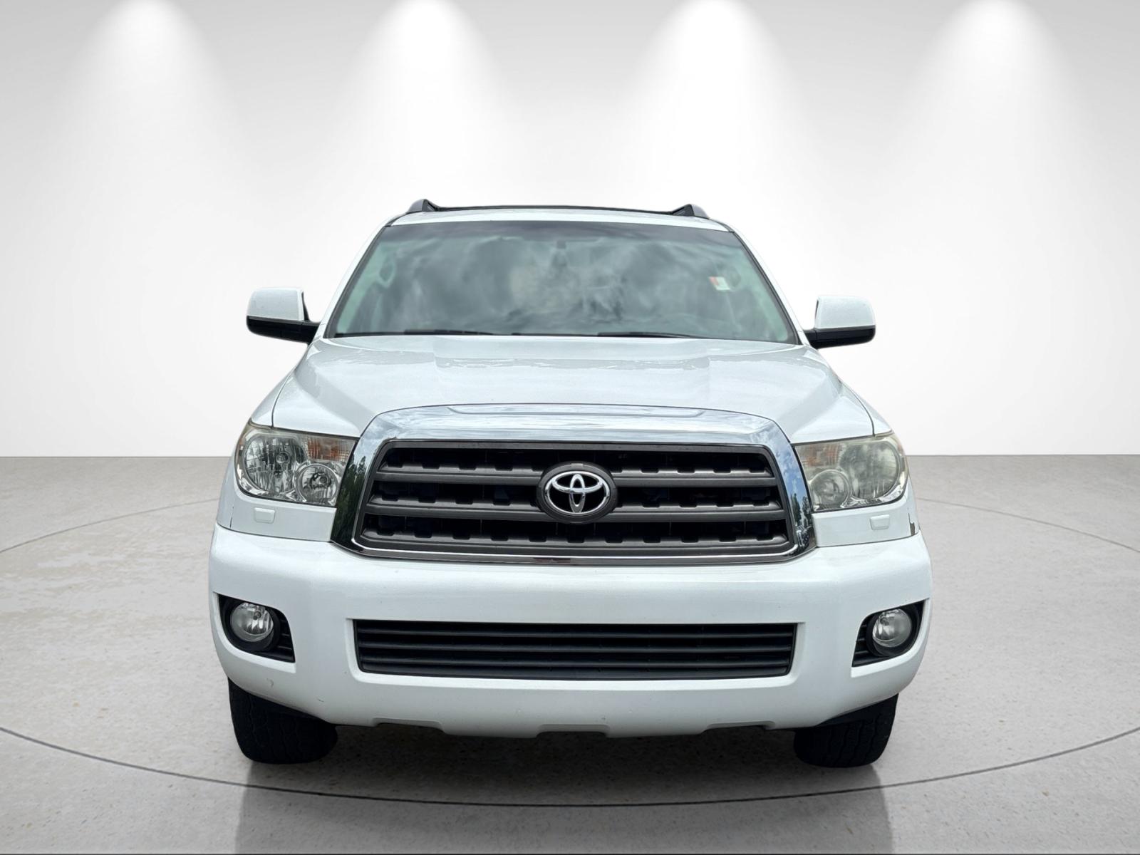 Used 2016 Super White Toyota SR5 image 8