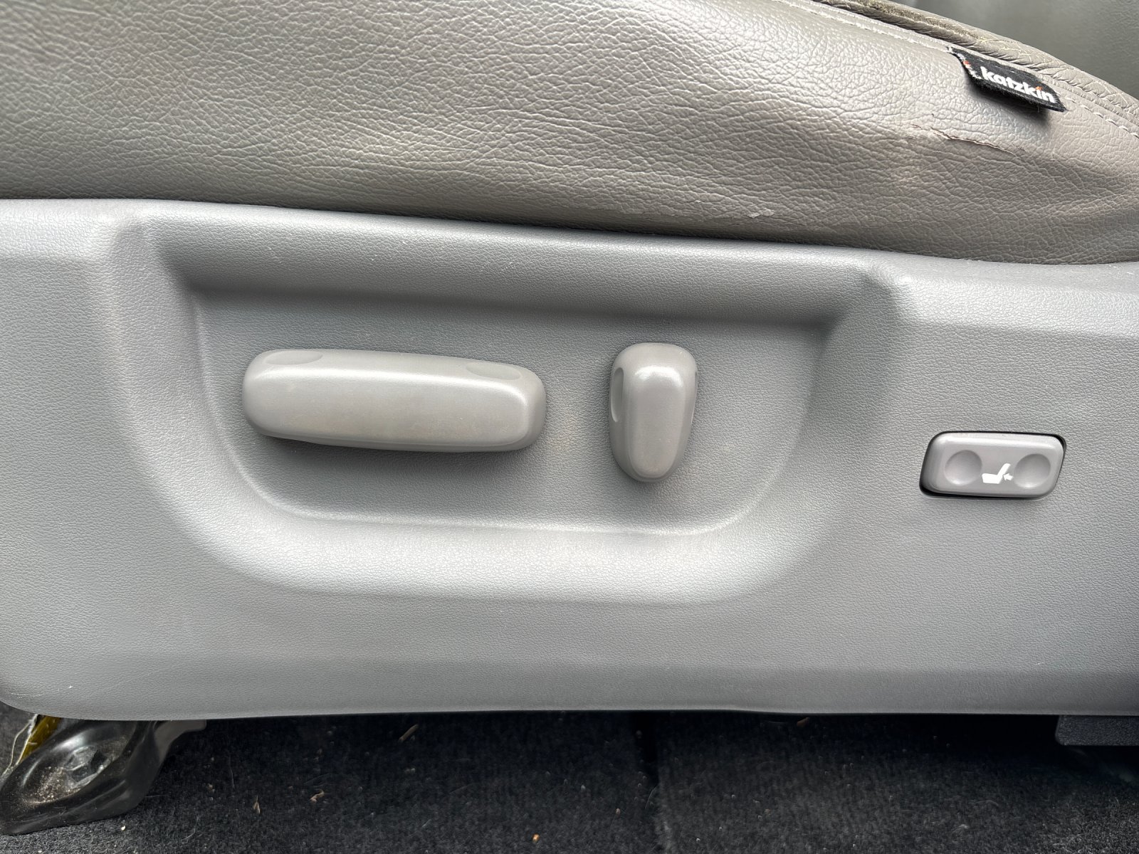 Used 2016 Super White Toyota SR5 image 15