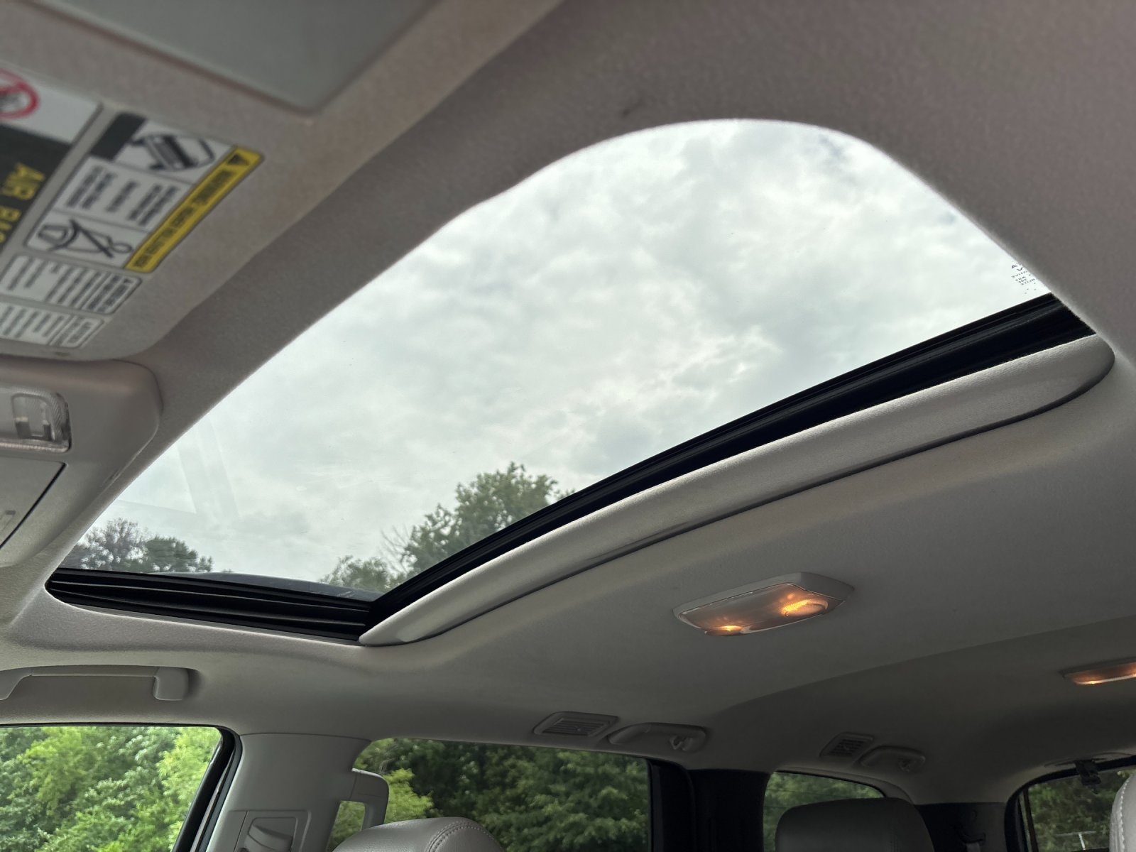 Used 2016 Super White Toyota SR5 image 29