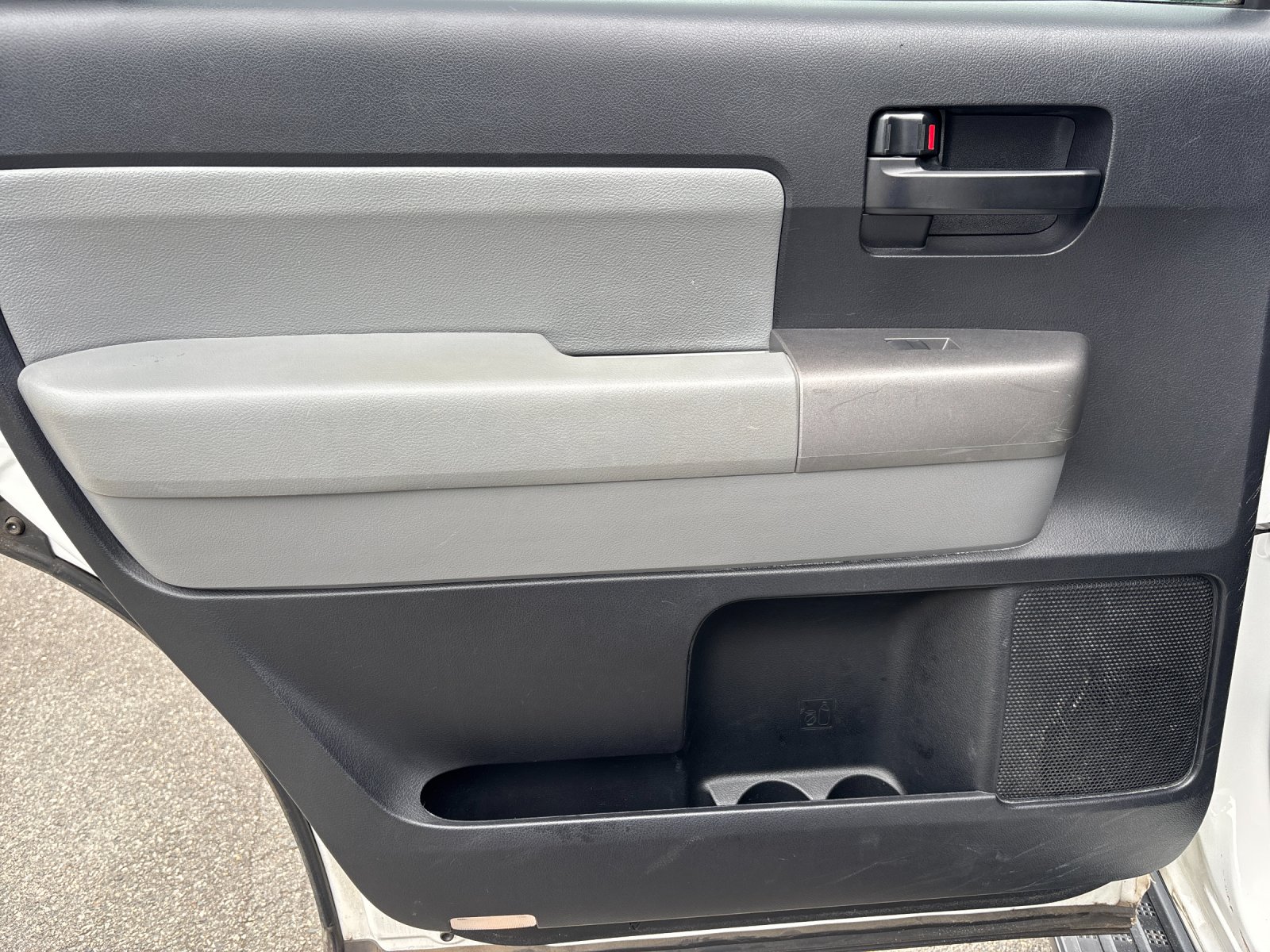 Used 2016 Super White Toyota SR5 image 30