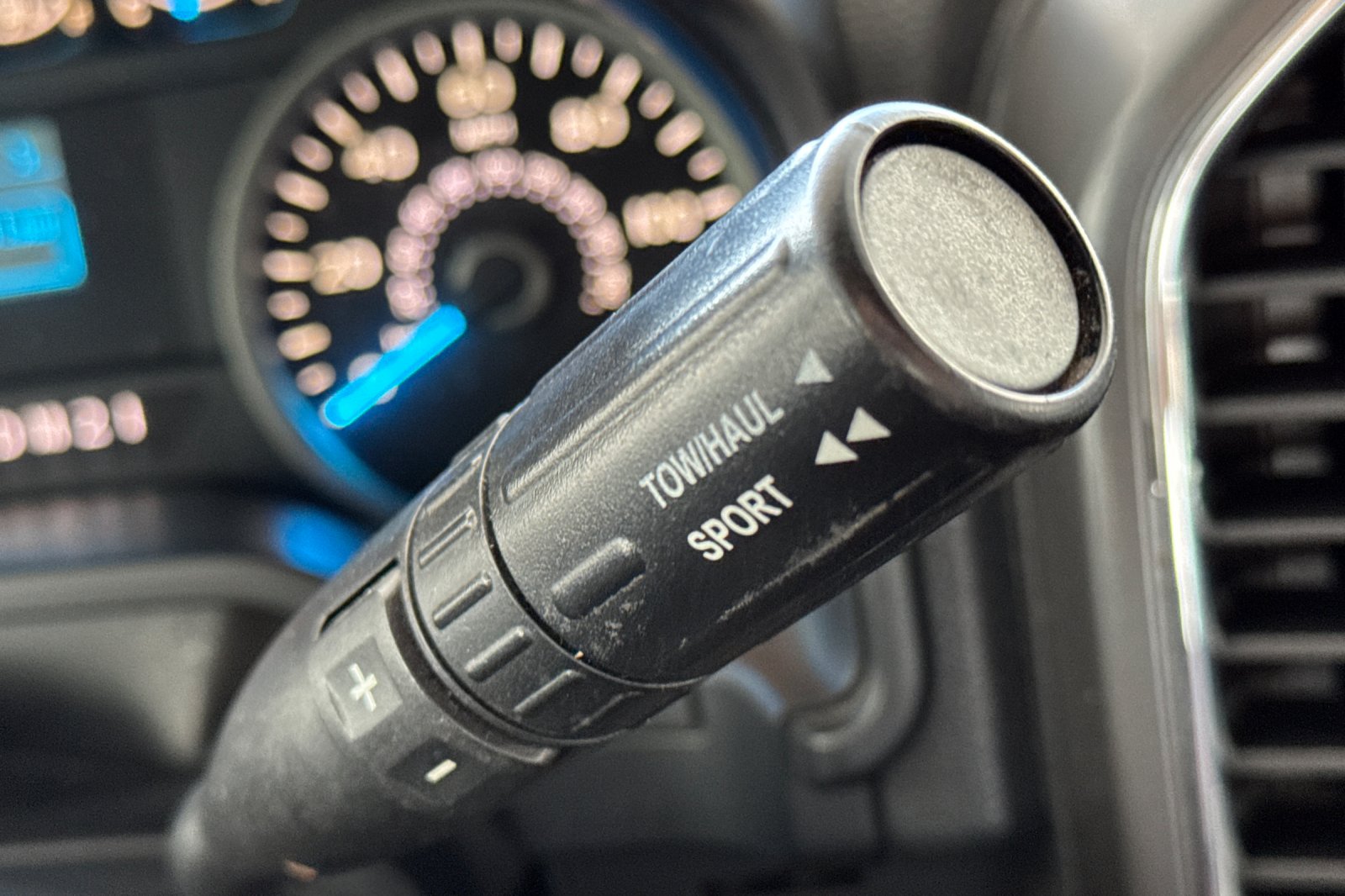 Used 2015 Tuxedo Black Metallic Ford XLT image 24