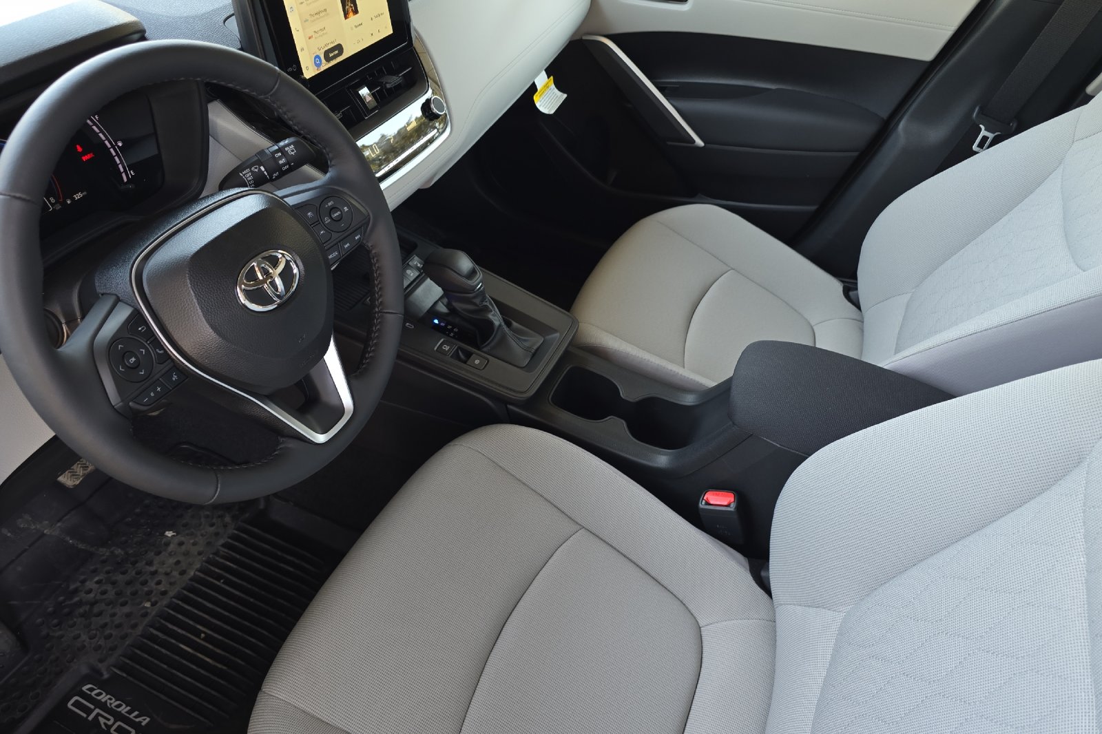 Used 2026  Toyota LE image 7