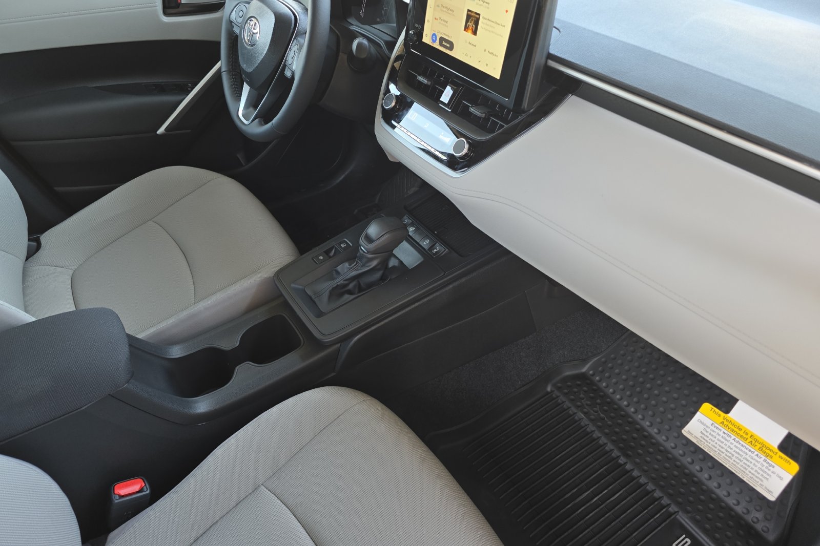 Used 2026  Toyota LE image 13