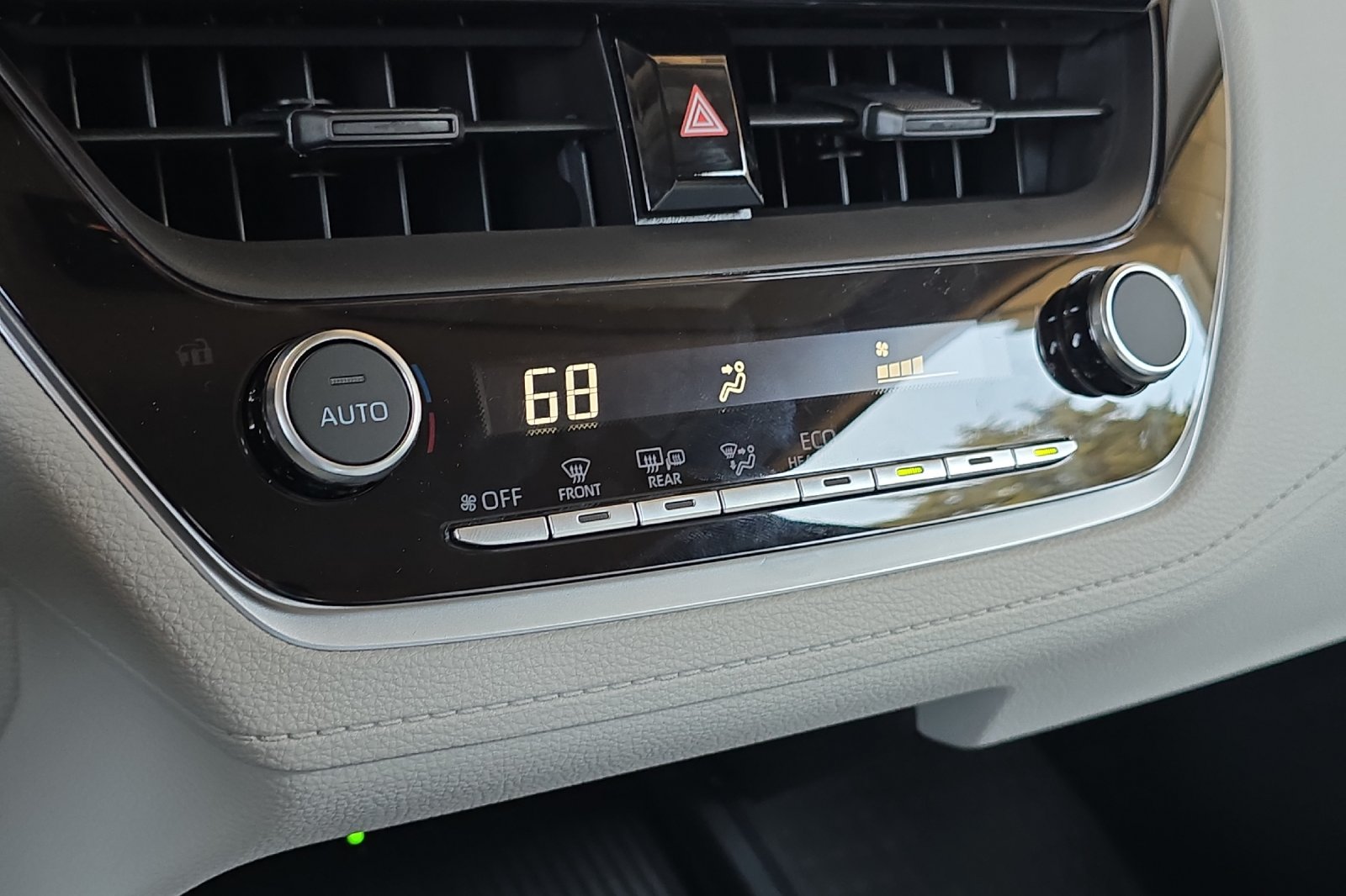 Used 2026  Toyota LE image 17