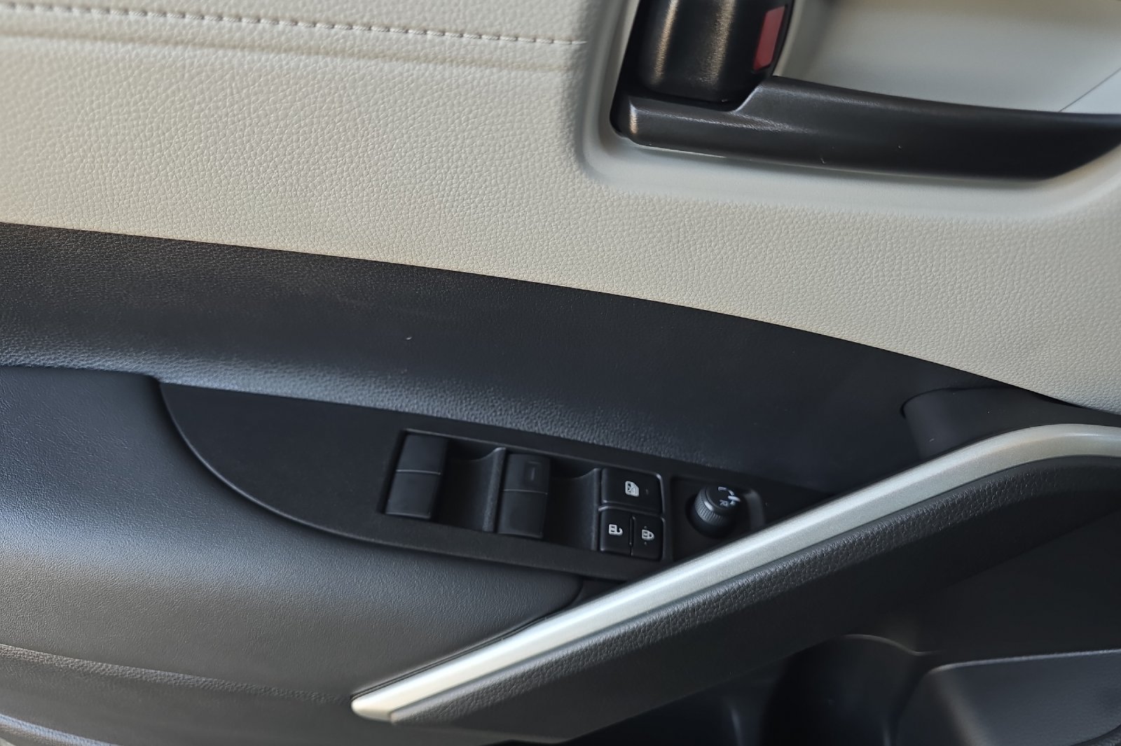 Used 2026  Toyota LE image 8