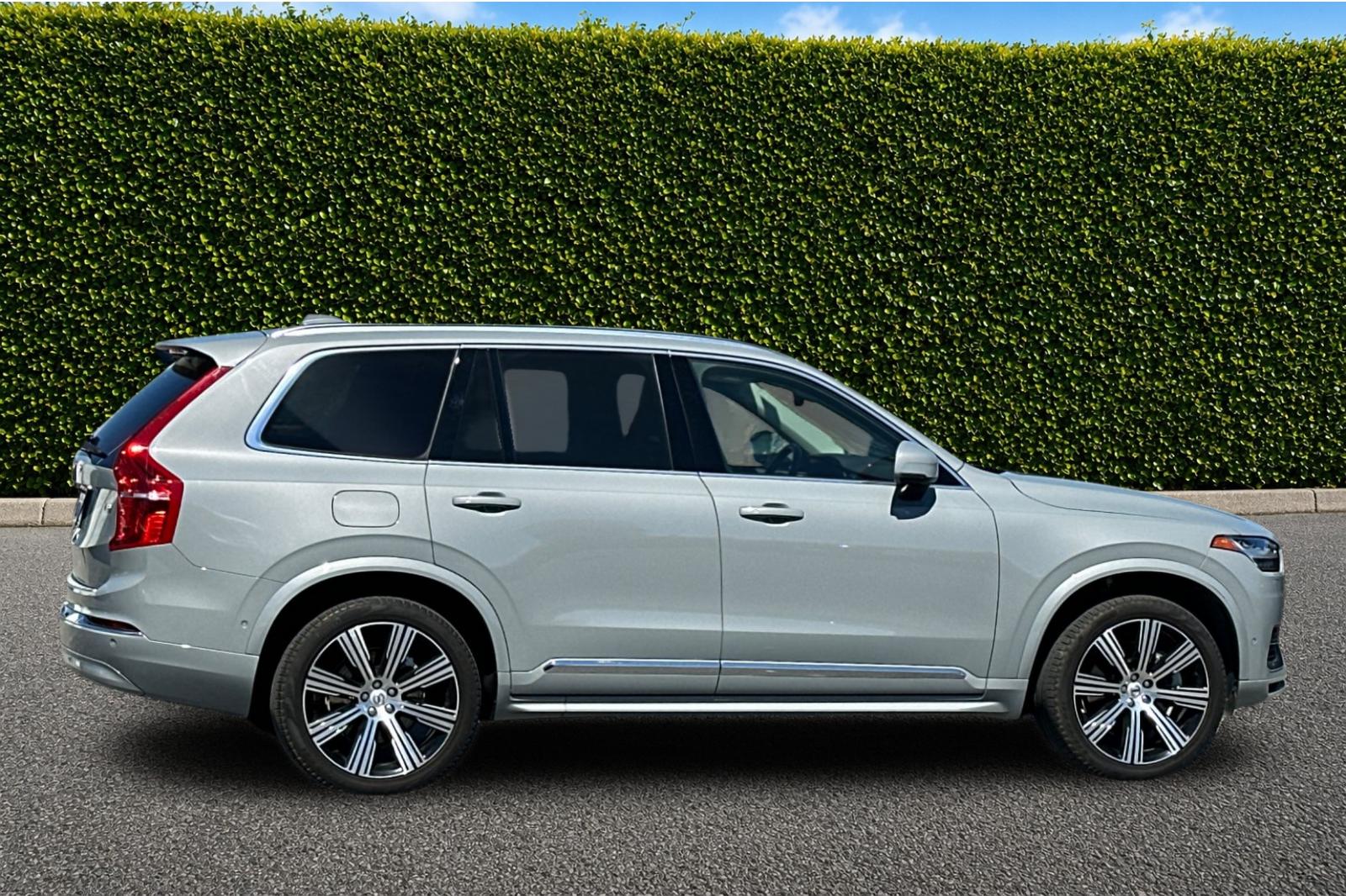 Used 2025 Gray Volvo T8 Plus image 3
