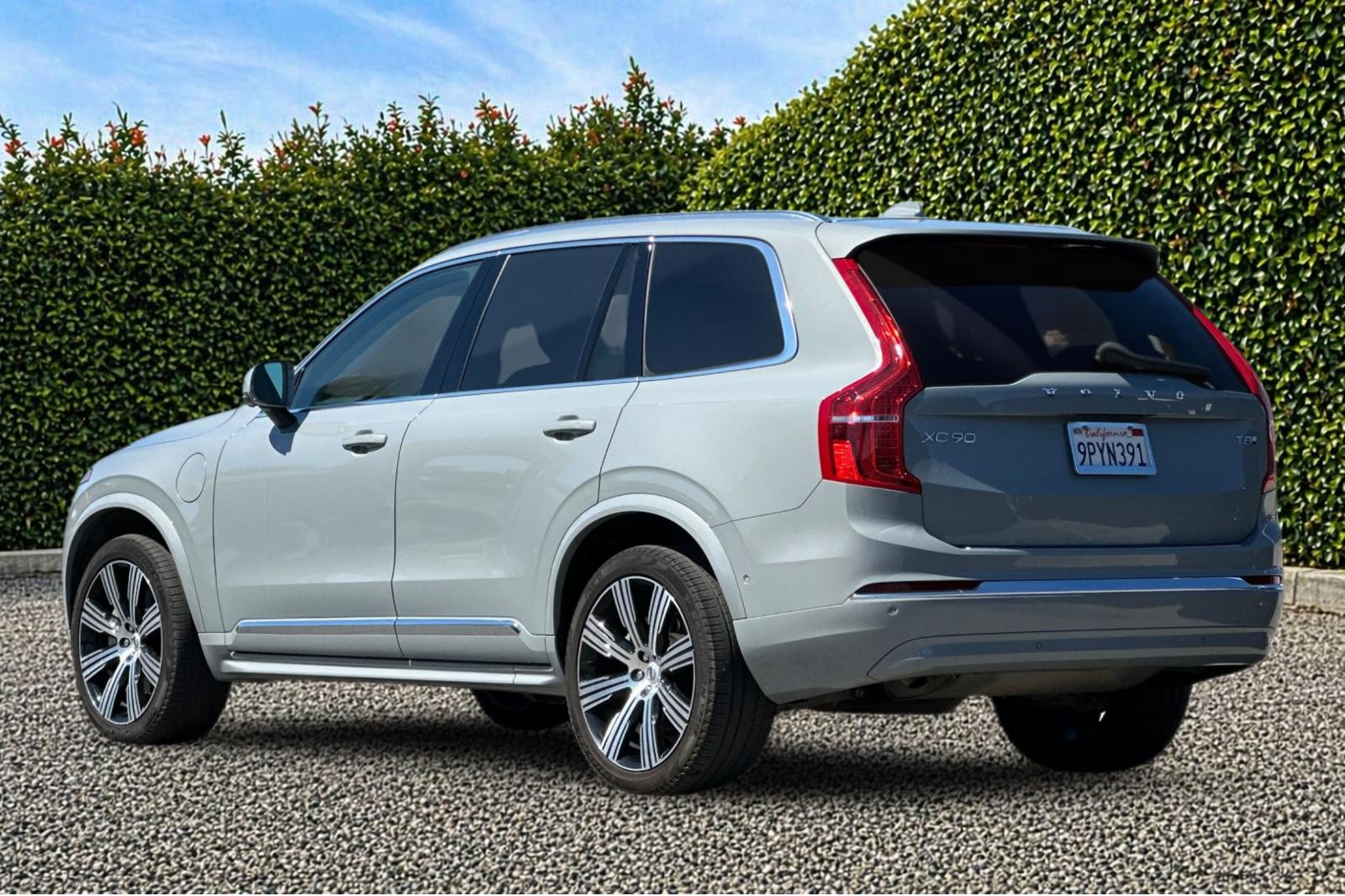 Used 2025 Gray Volvo T8 Plus image 6