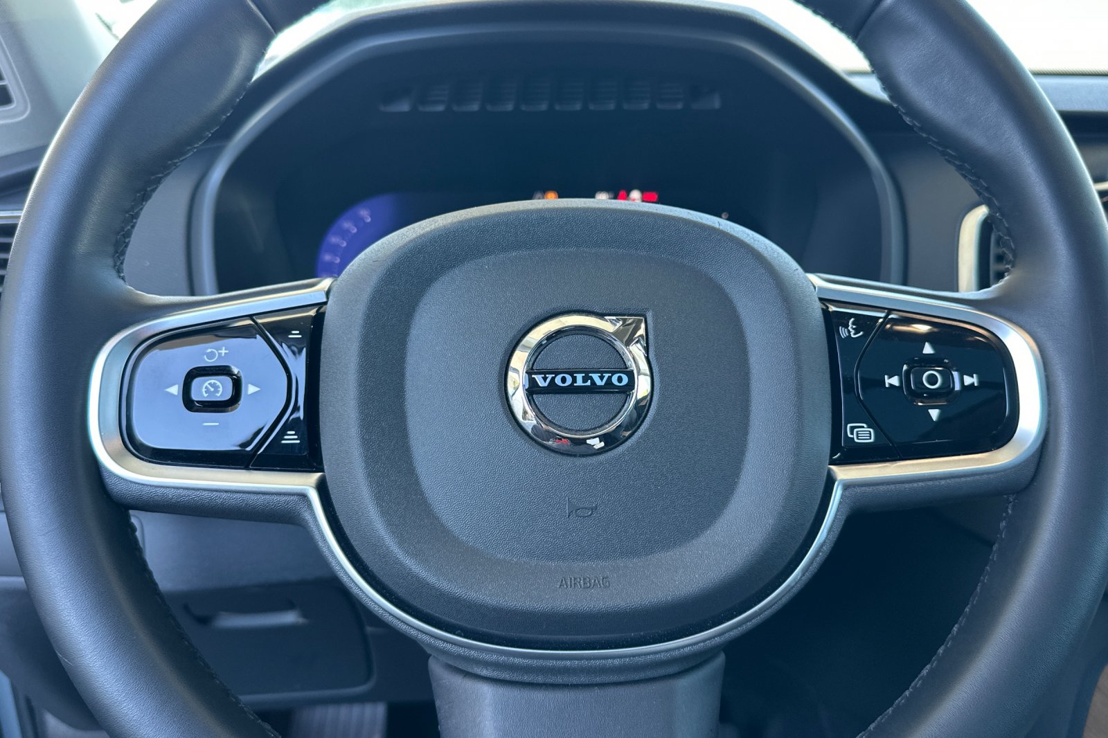 Used 2025 Gray Volvo T8 Plus image 29