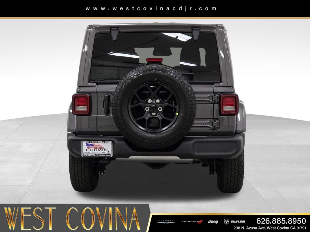 New 2026 Granite Crystal Metallic Clearcoat Jeep California Edition image 6