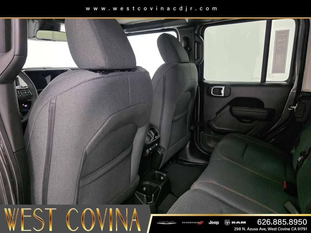 New 2026 Granite Crystal Metallic Clearcoat Jeep California Edition image 11