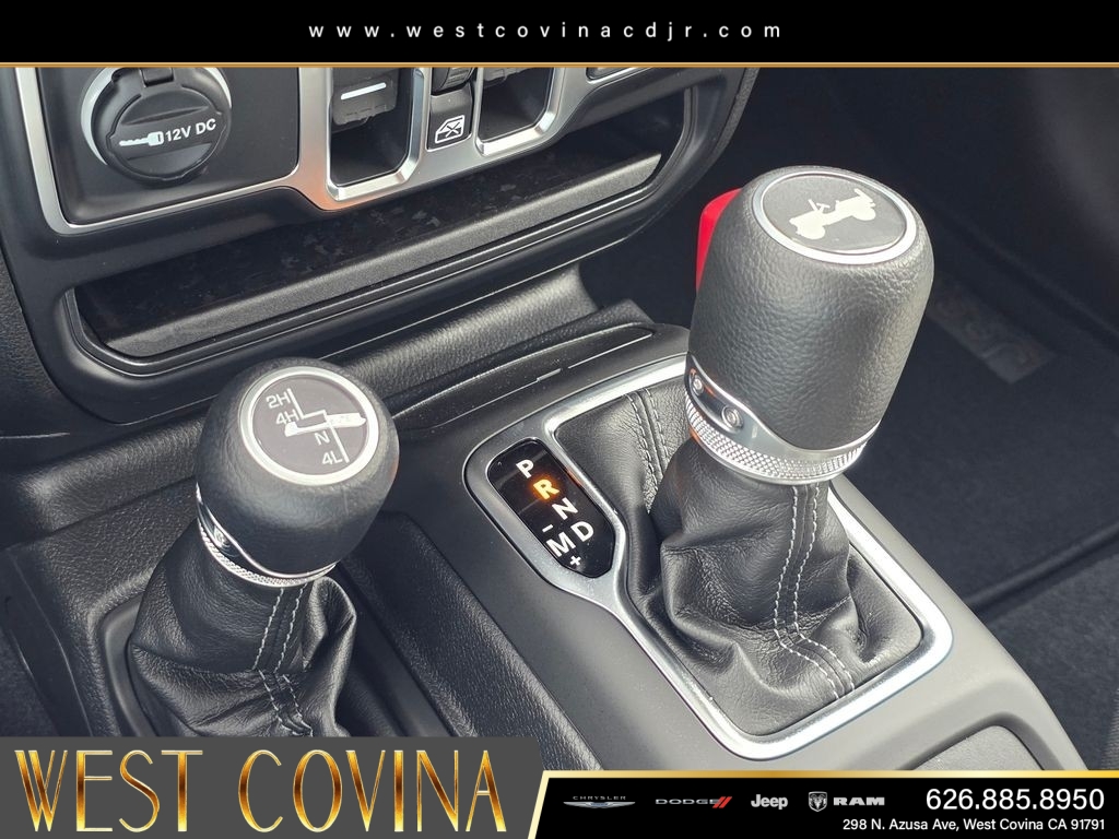 New 2026 Granite Crystal Metallic Clearcoat Jeep California Edition image 16
