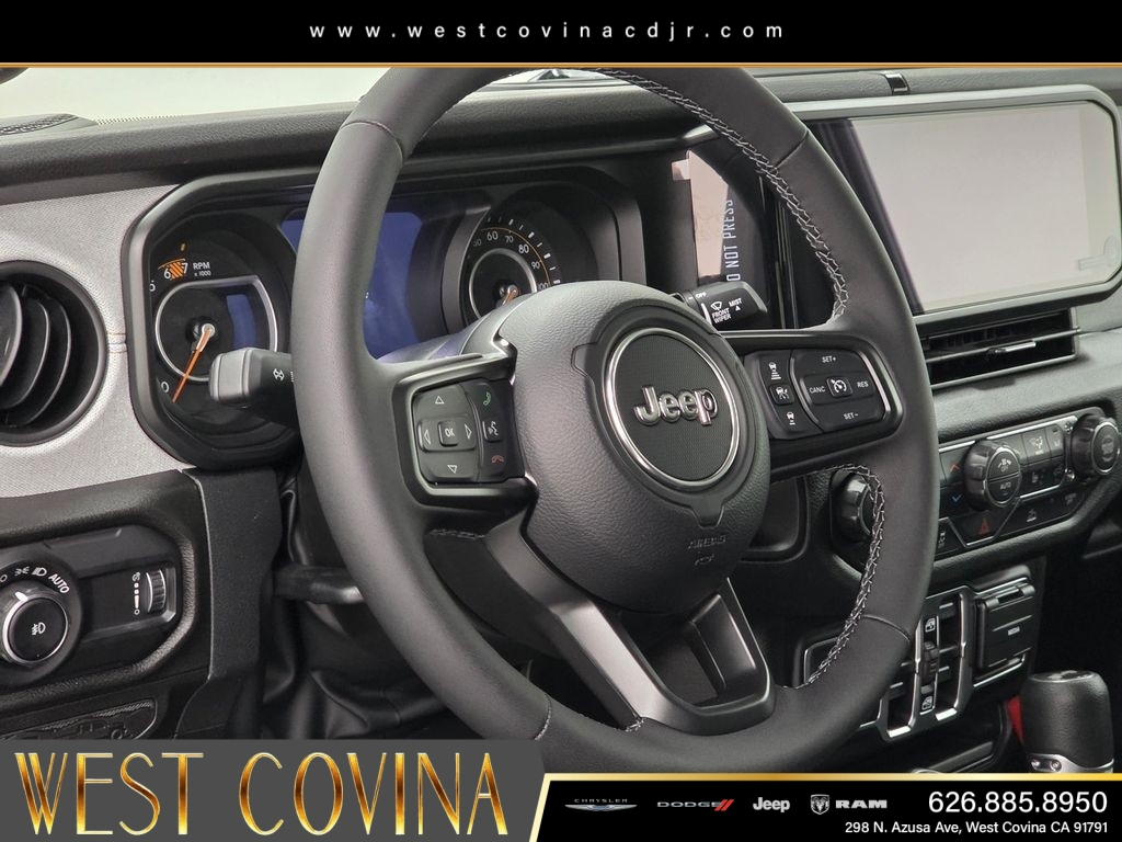 New 2026 Granite Crystal Metallic Clearcoat Jeep California Edition image 19
