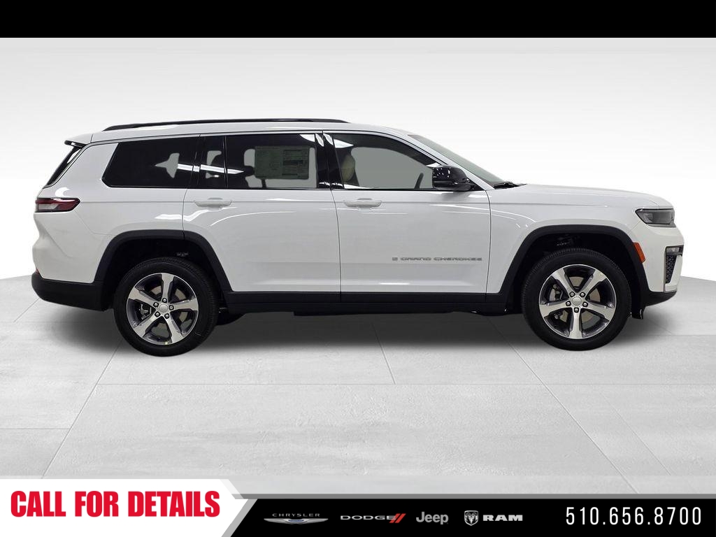 New 2026 Bright White Clear-Coat Exterior Paint Jeep Limited image 4